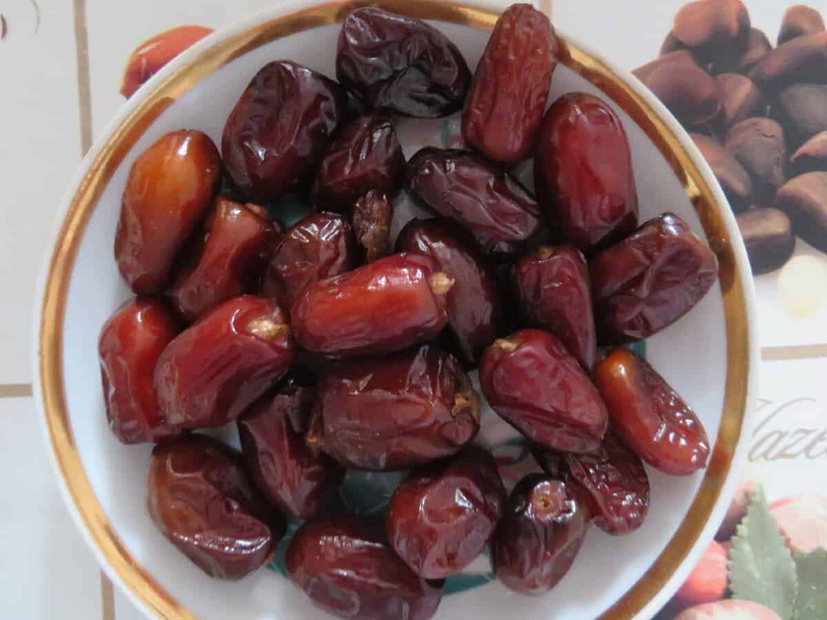 تصویر 2 از خرما مضافتی تندیس با بافتی متراکم و اندازه های متوسط
